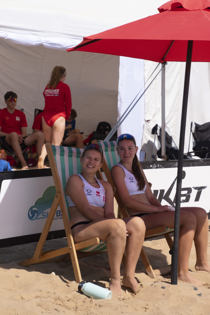 Anna Szentessy and Tilly Hutton